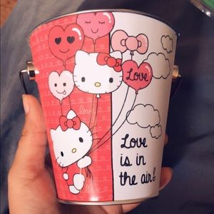 Hello Kitty storage bucket Valentnes Day 2020
